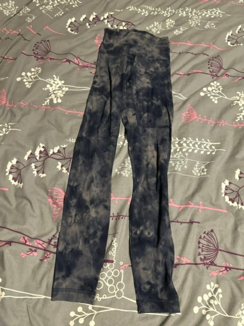 Lululemon size 2 diamond dye align leggings